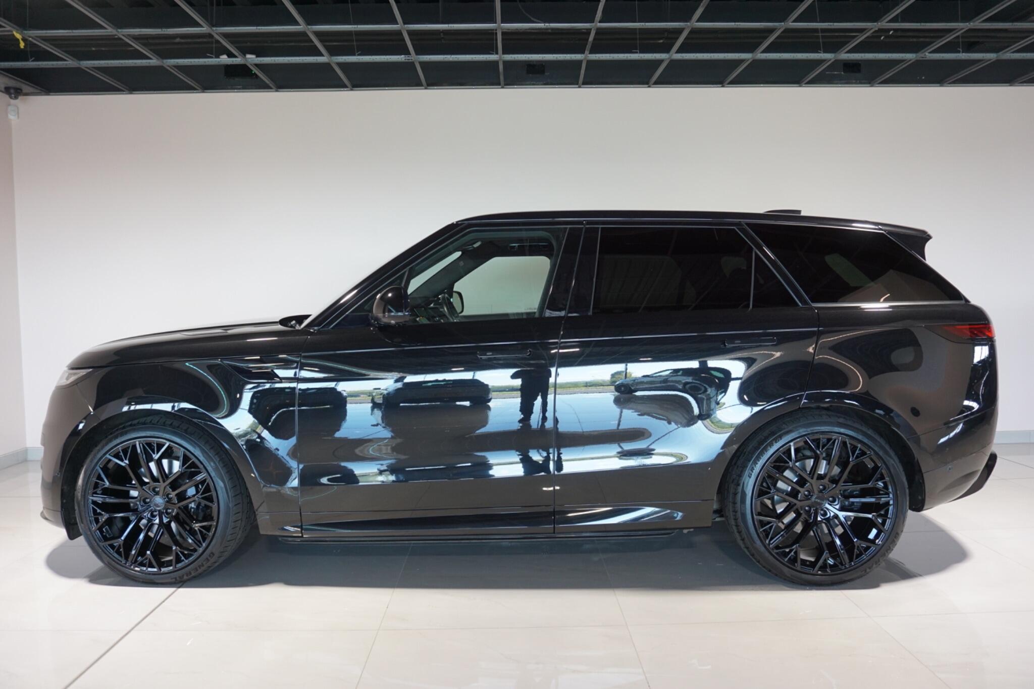 Land Rover Range Rover Sport 3.0 D300 MHEV Dynamic SE SUV 5dr Diesel Auto 4WD Euro 6 (s/s) (300 ps)